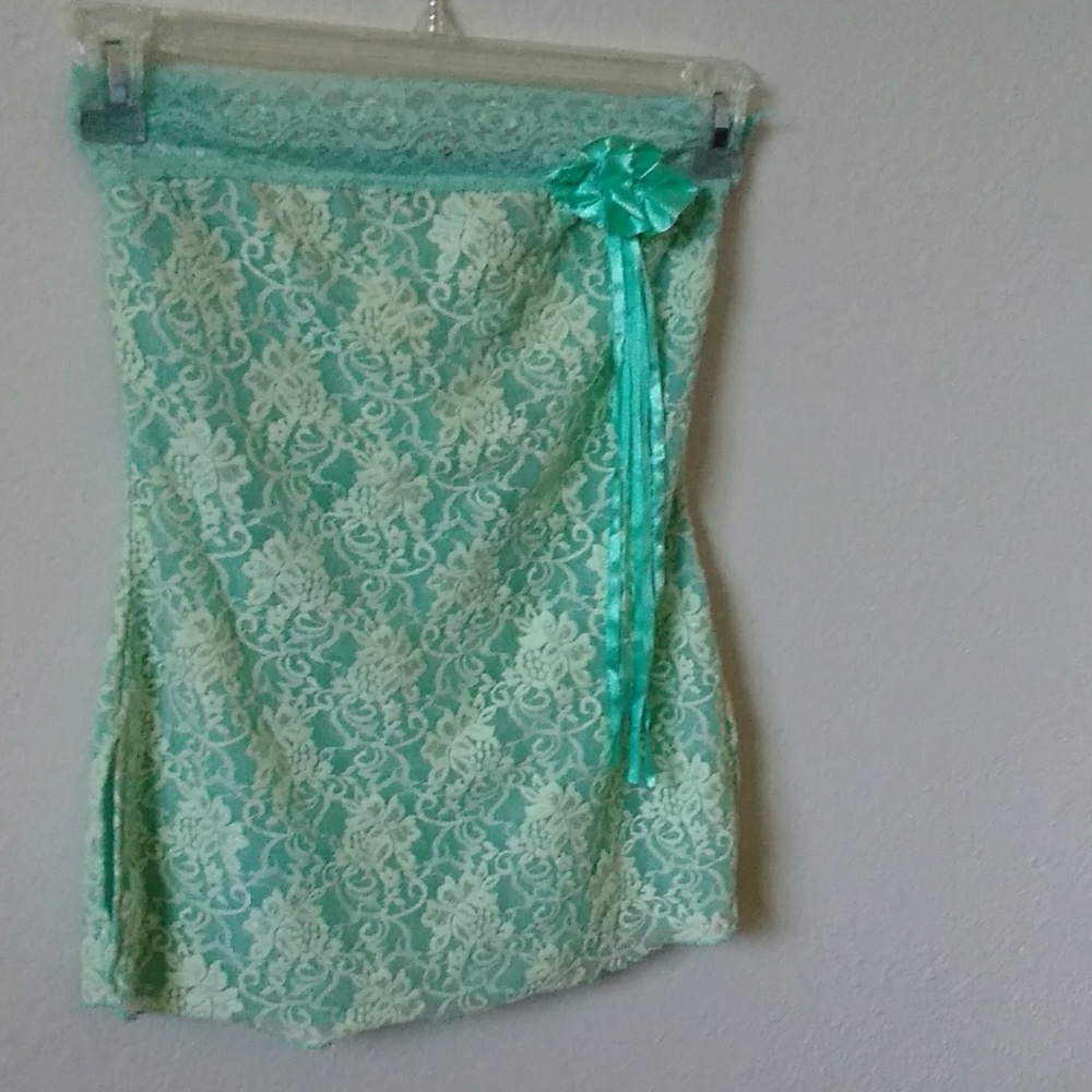 Lacey strapless teal top